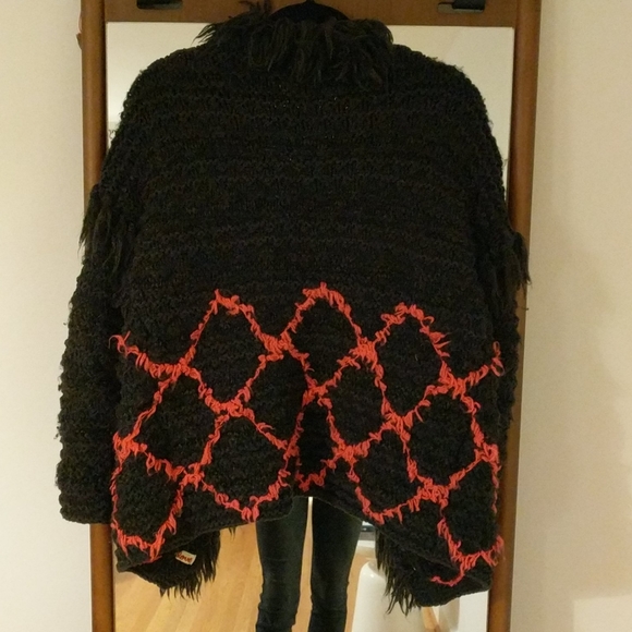 Sweater - Picture 2 of 4